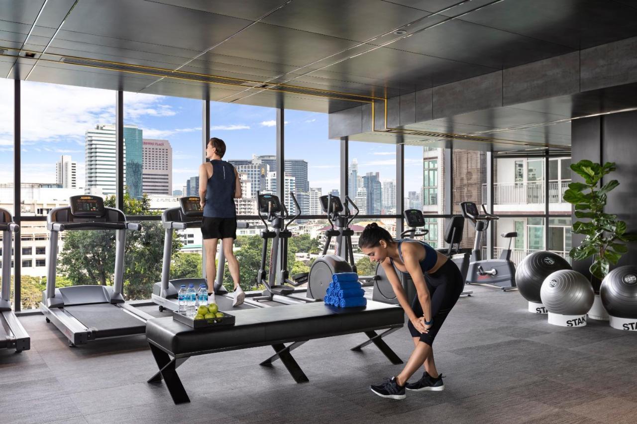 Ascott Embassy Sathorn Bangkok Hotel Bagian luar foto The gym at The Standard
