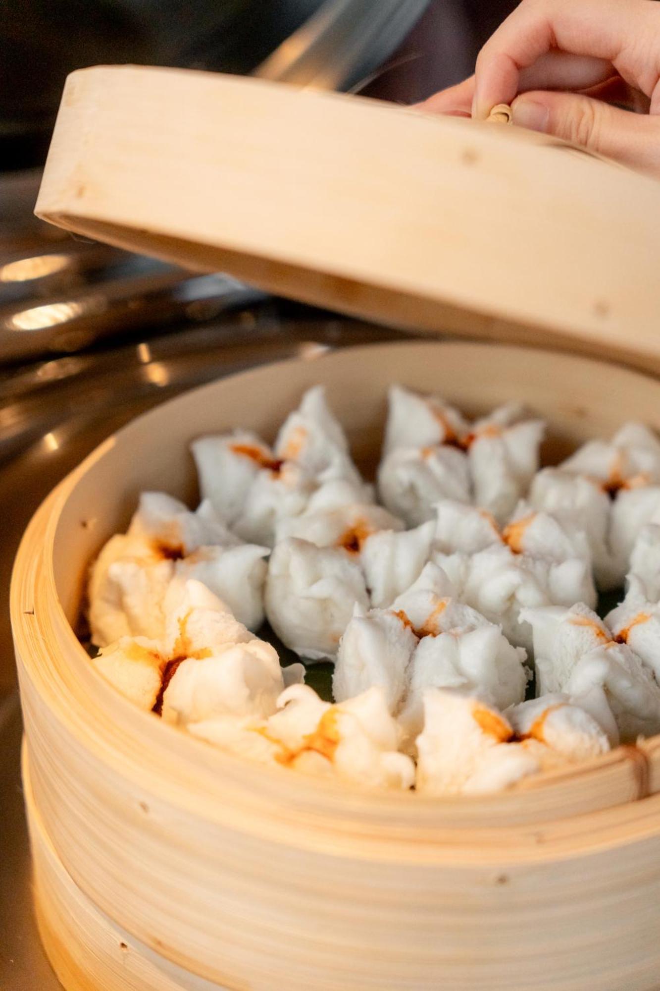 Ascott Embassy Sathorn Bangkok Hotel Bagian luar foto Steamed dumplings